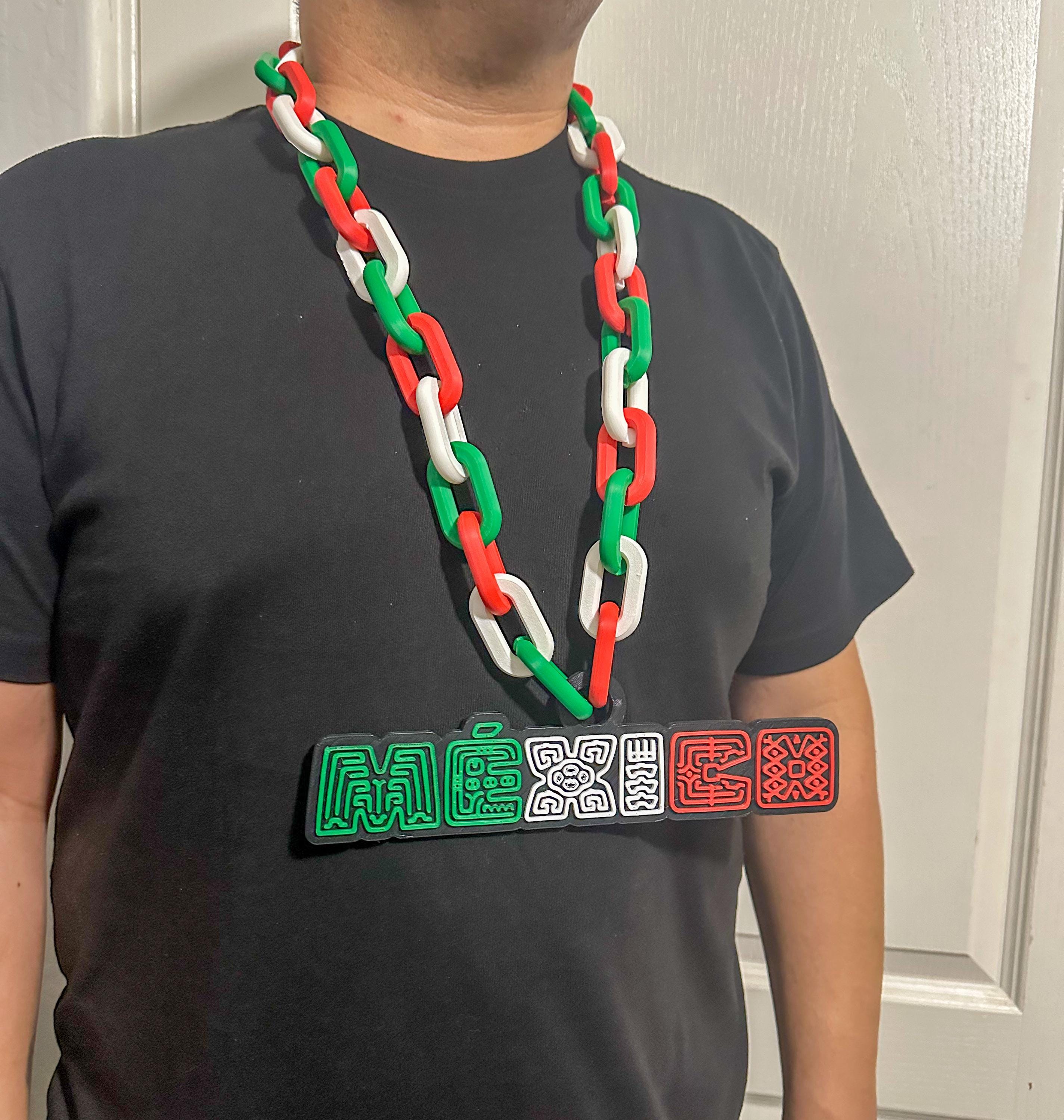 Oversized necklace with country flag colors