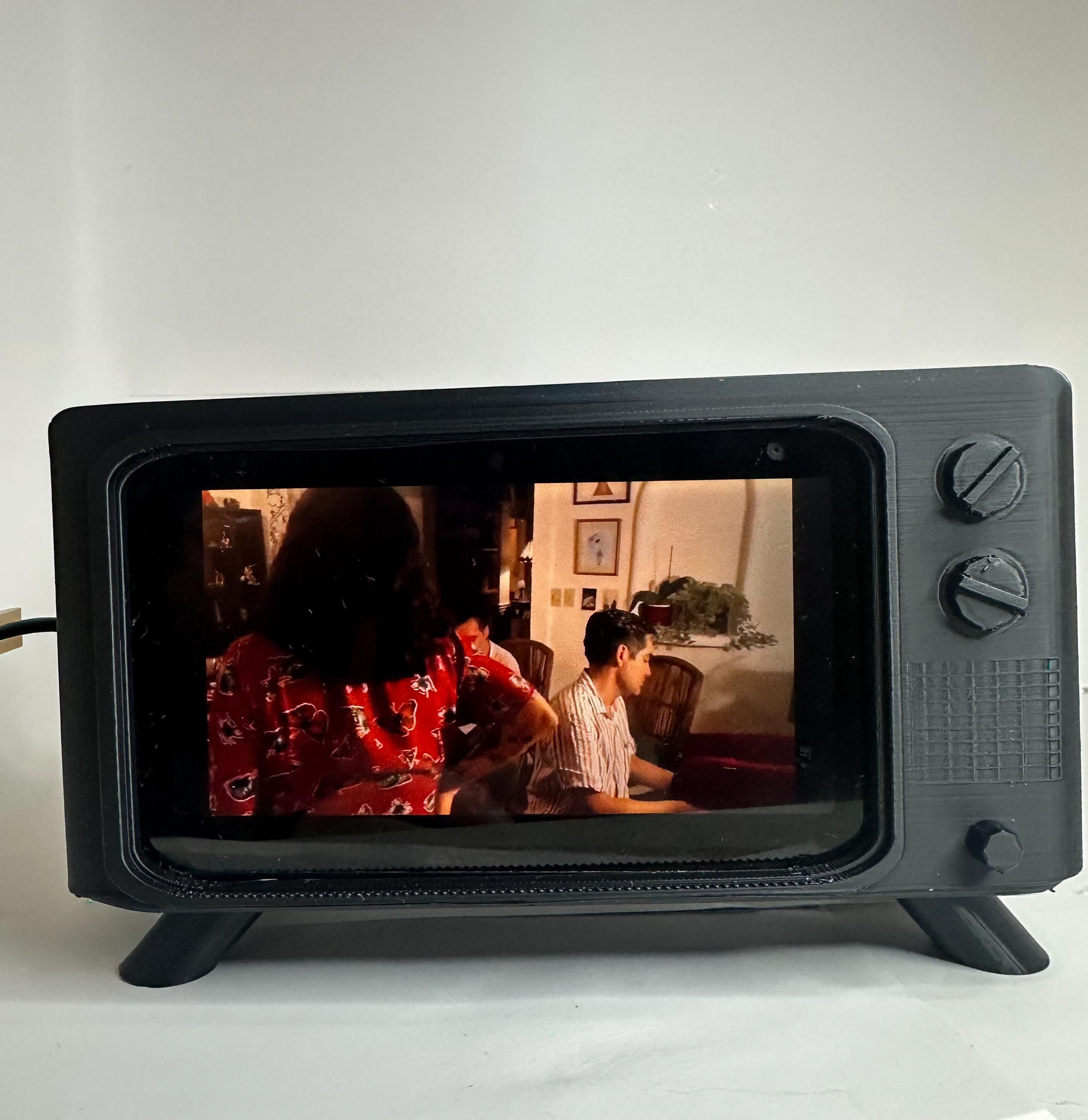 Echo show 5 stand. Retro TV